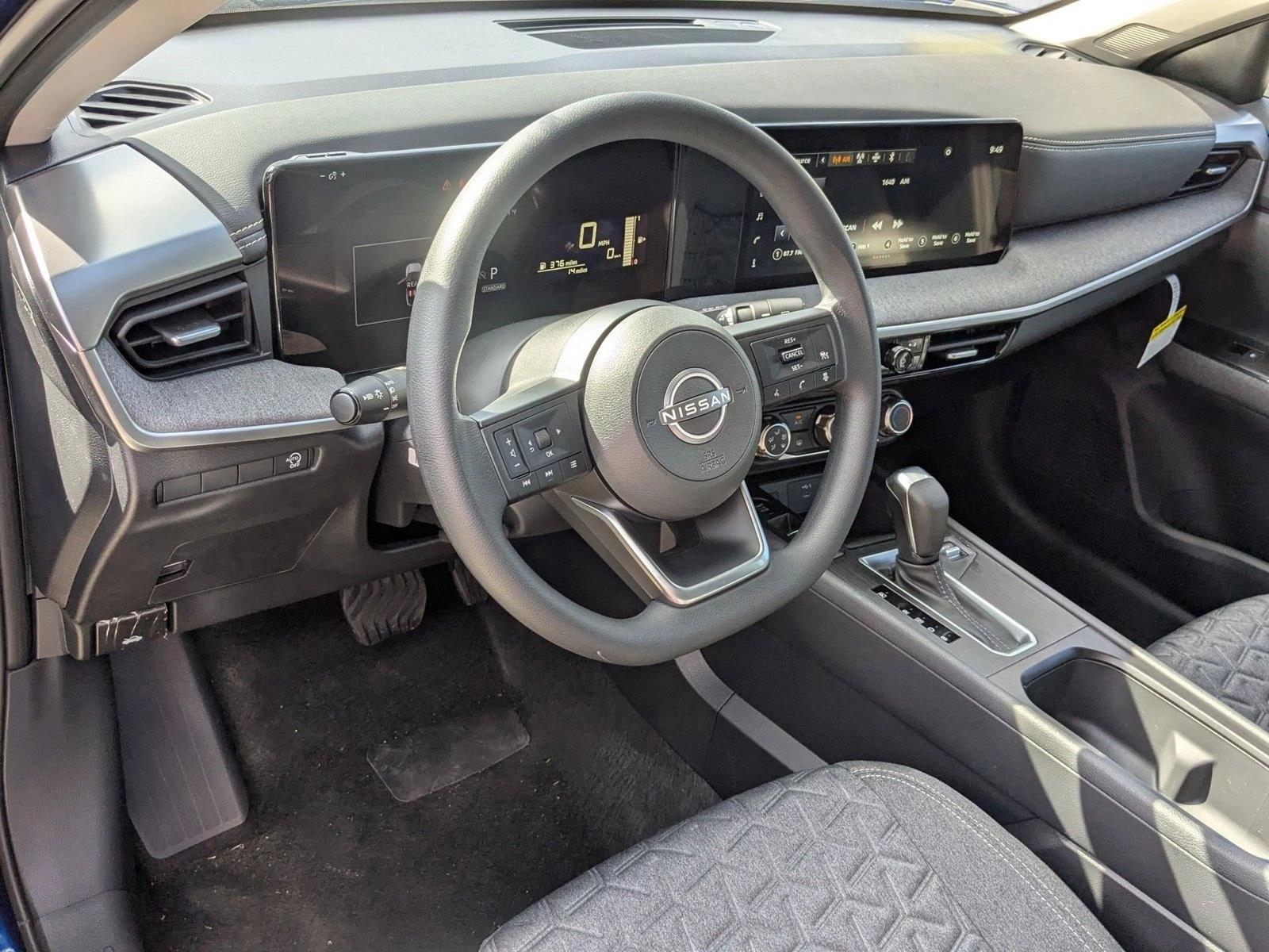 2025 Nissan Kicks SV photo 3