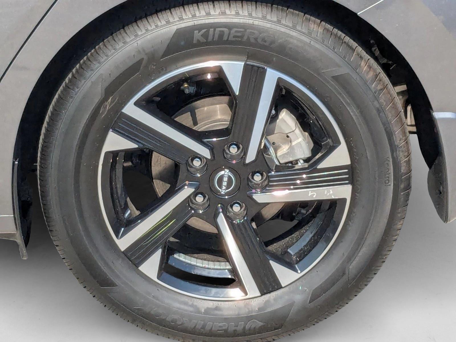 2025 Nissan Sentra SV - Photo 9