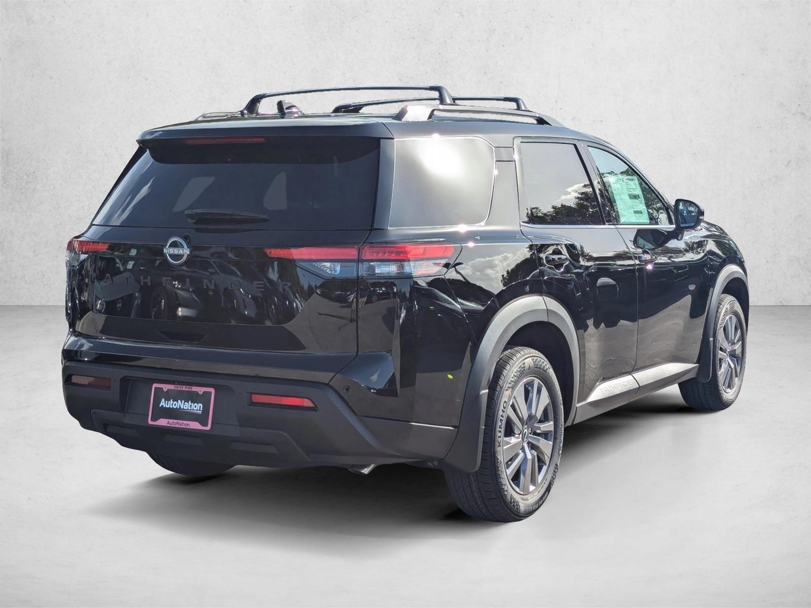 2025 Nissan Pathfinder SV photo 2