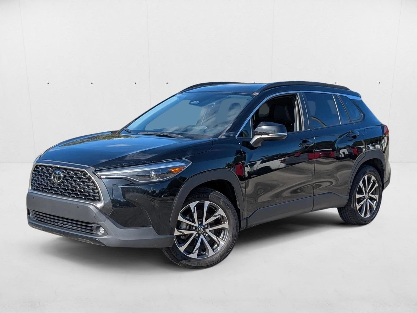 2023 Toyota Corolla Cross XLE's photo