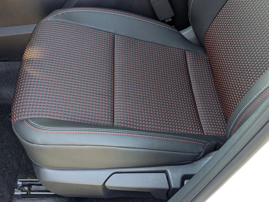 New 2026 Nissan Kicks SR SUV