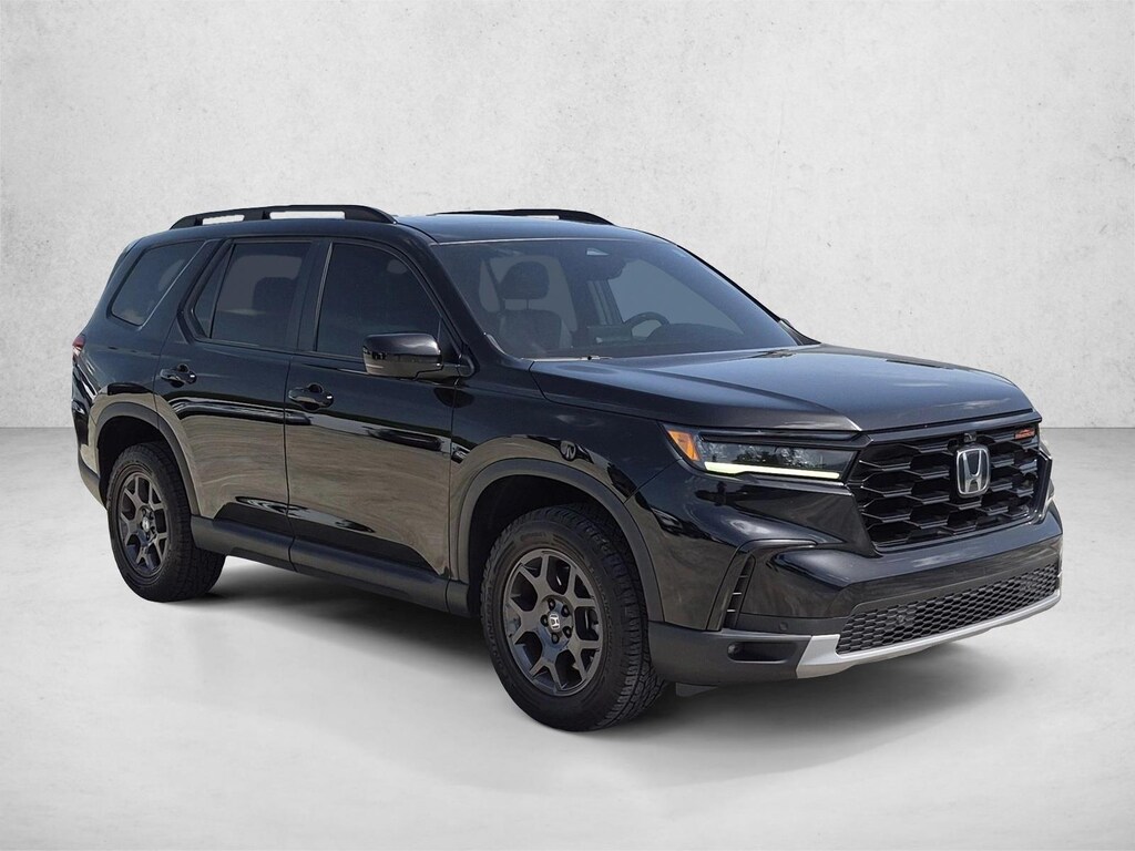 Used 2025 Honda Pilot TrailSport SUV