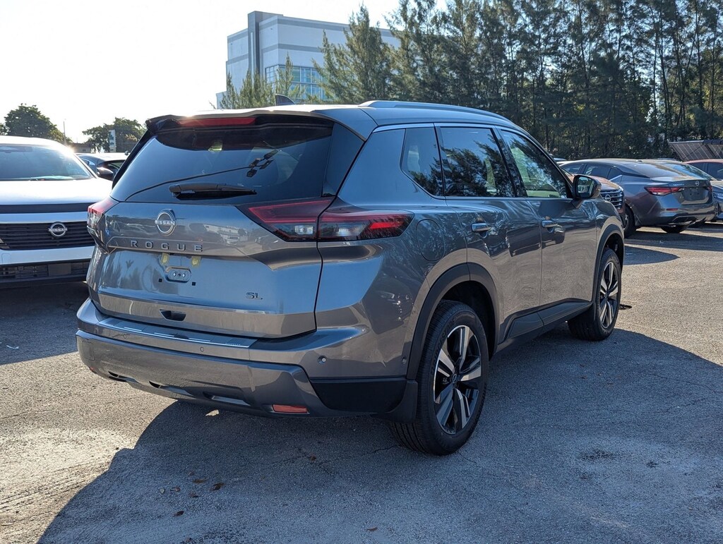 New 2025 Nissan Rogue SL SUV