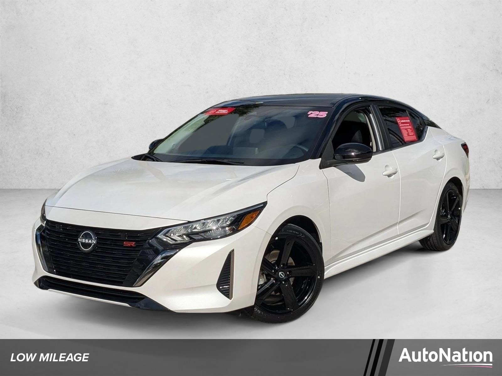 2025 Nissan Sentra SR CVT's photo