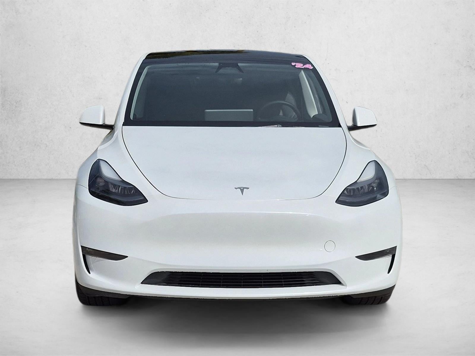 Used 2024 Tesla Model Y Long Range with VIN 7SAYGDEE0RA317656 for sale in Pembroke Pines, FL