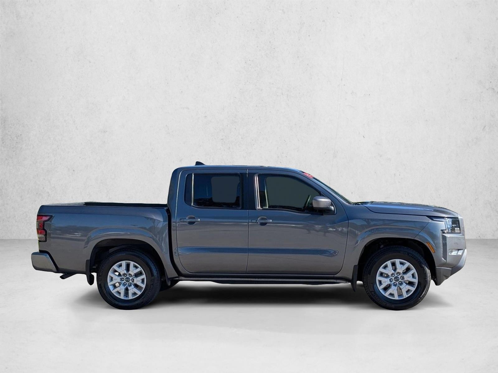 2024 Nissan Frontier SV photo 4