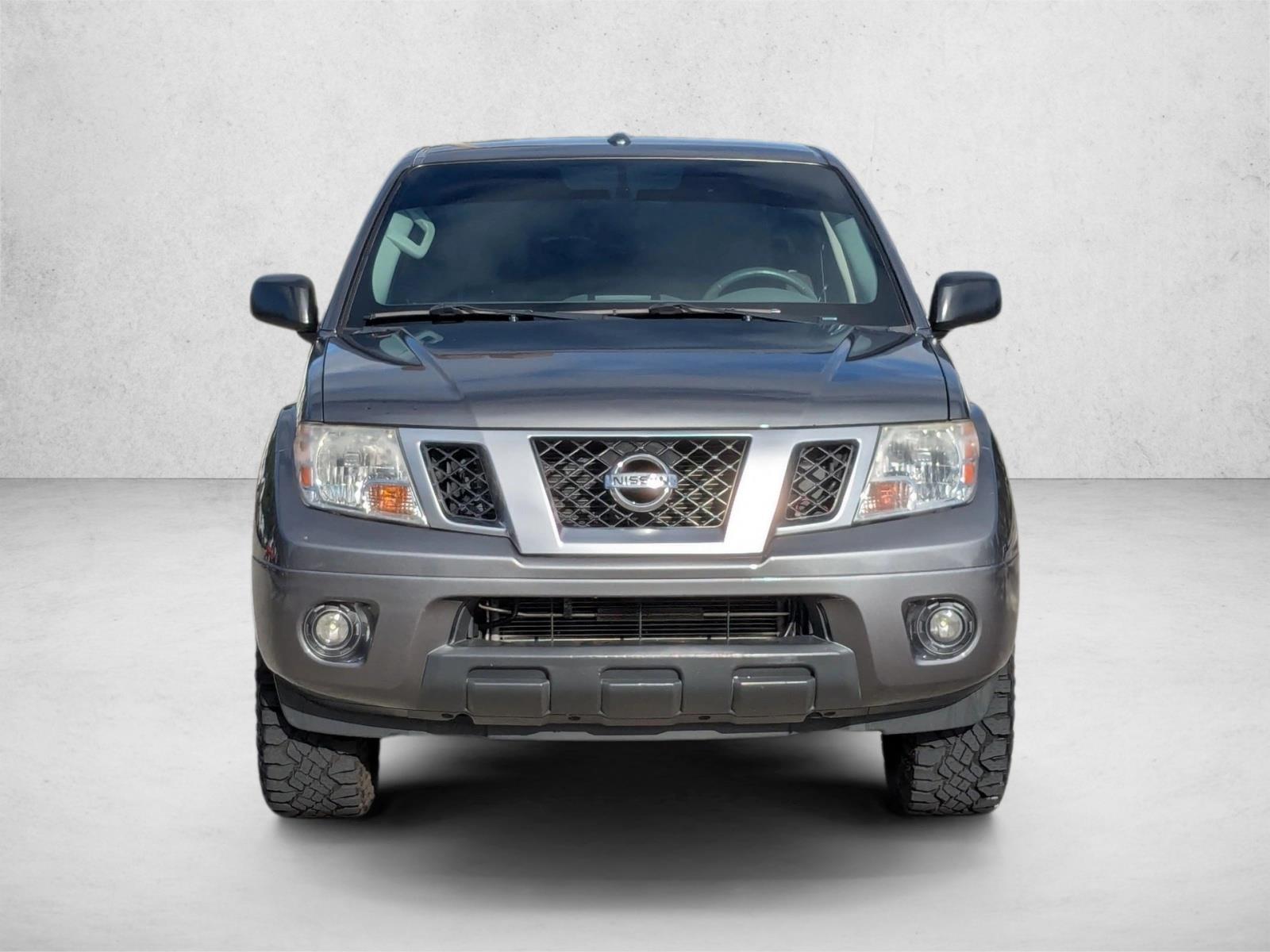 2018 Nissan Frontier Desert Runner photo 2