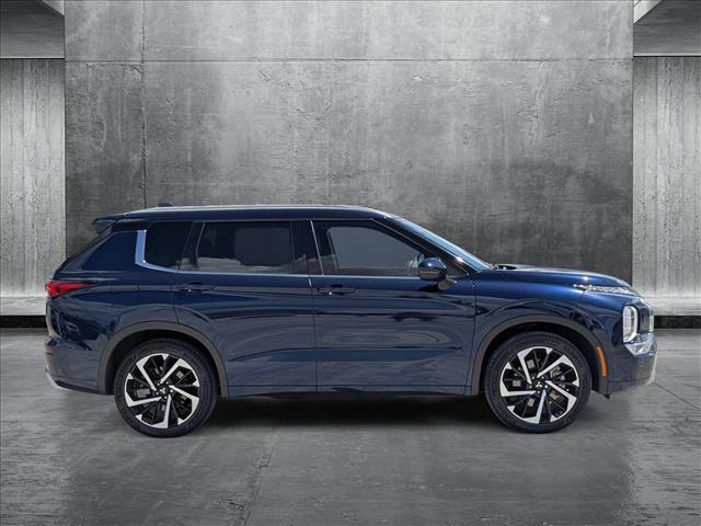 2023 Mitsubishi Outlander SEL photo 4
