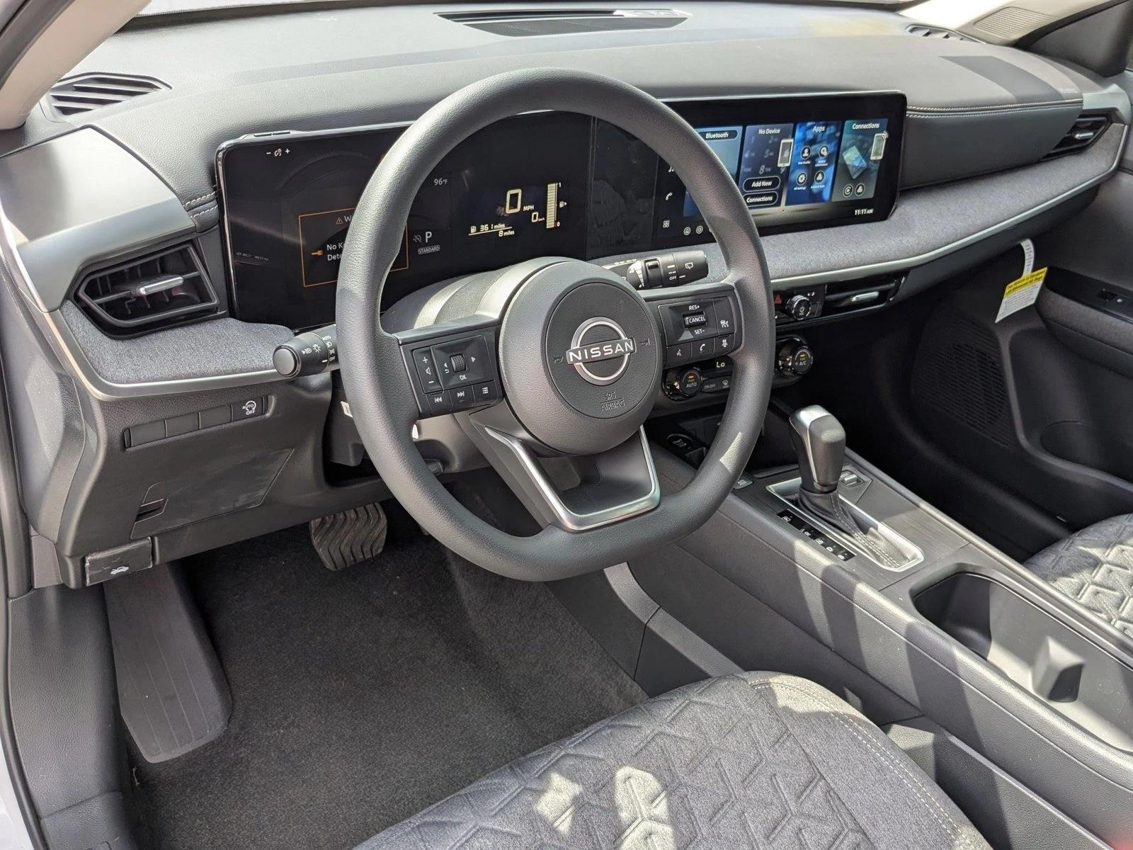 2026 Nissan Kicks SV photo 3