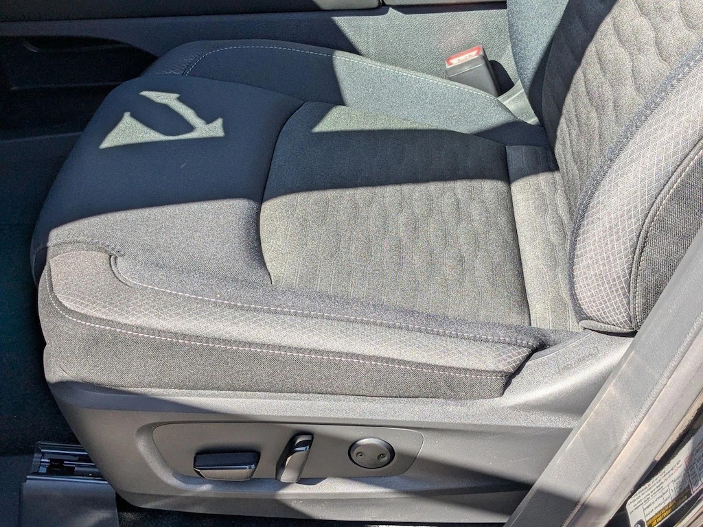 New 2025 Nissan Pathfinder SV SUV