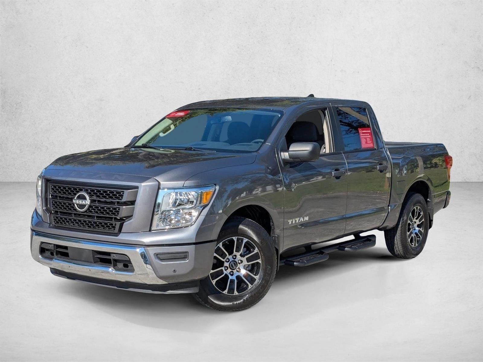 2024 Nissan Titan SV's photo