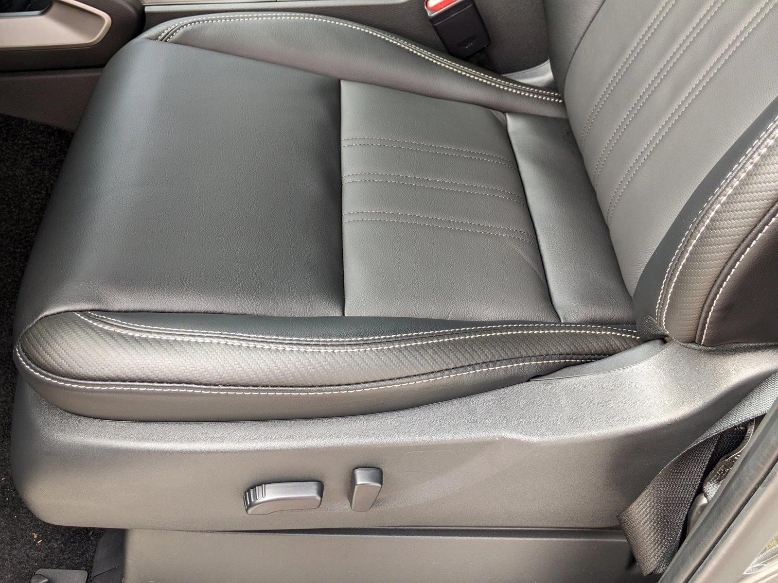 2024 Nissan Frontier SL photo 4