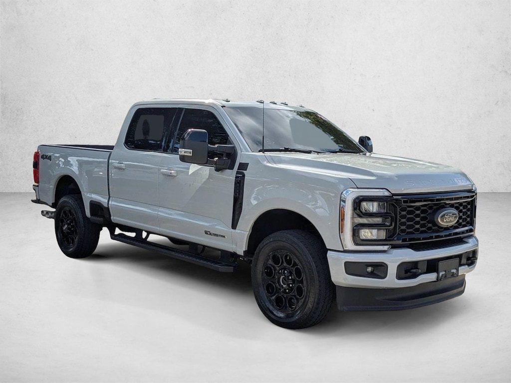 Used 2025 Ford F-250 LARIAT Truck Crew Cab