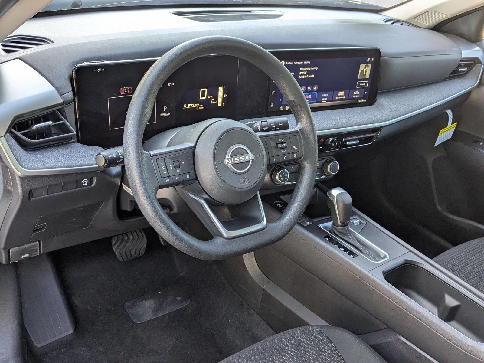 2026 Nissan Kicks S photo 3