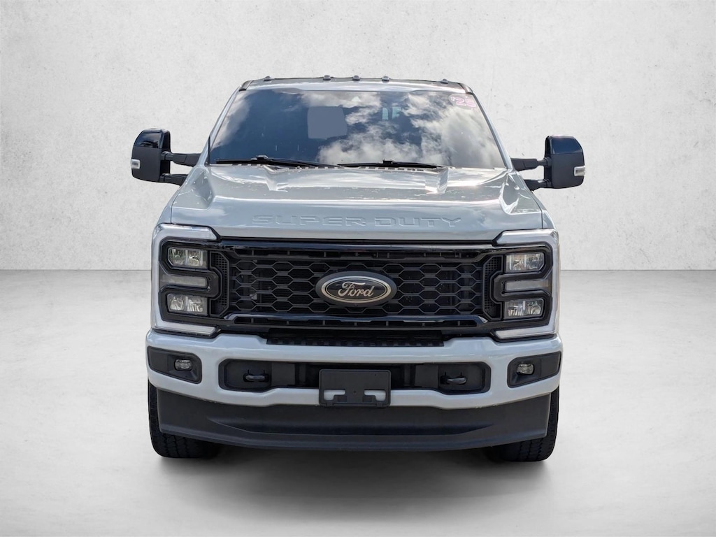 Used 2025 Ford F-250 LARIAT Truck Crew Cab