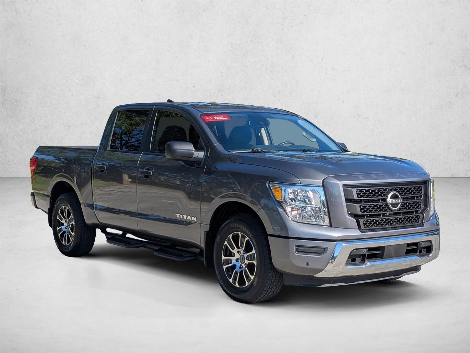 2024 Nissan Titan SV Crew Cab photo 3
