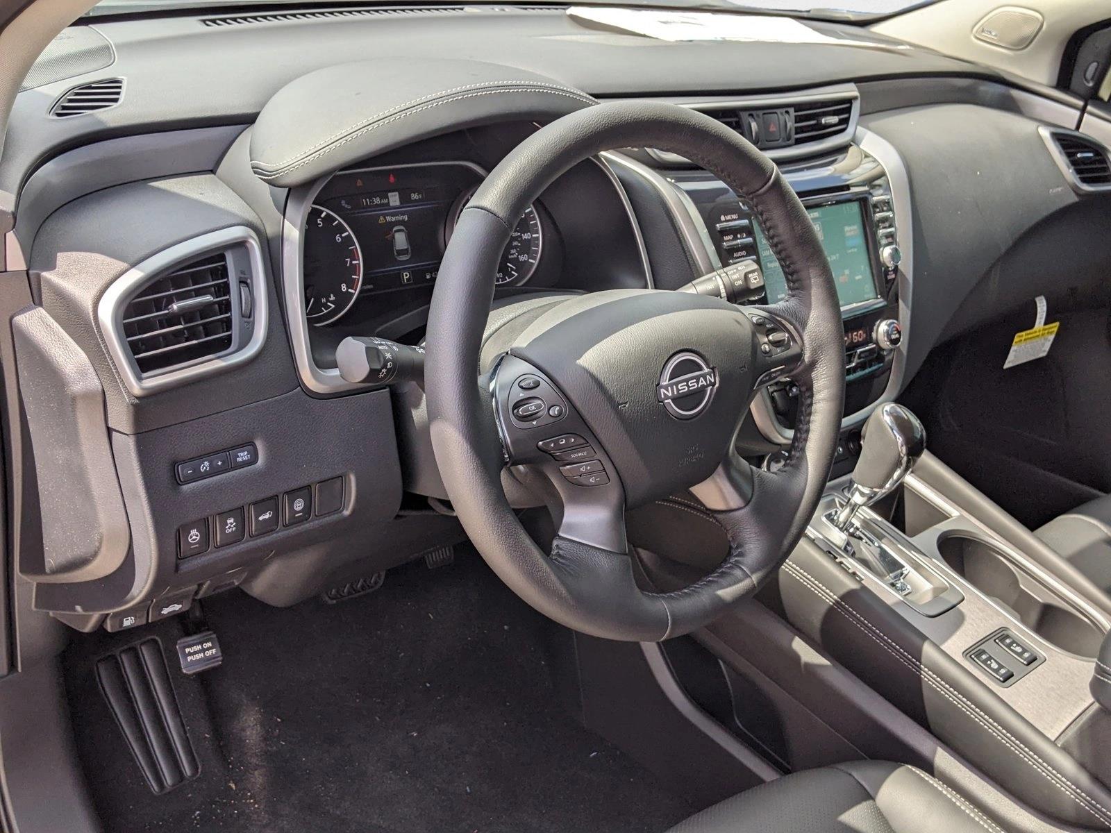 2024 Nissan Murano SL photo 3