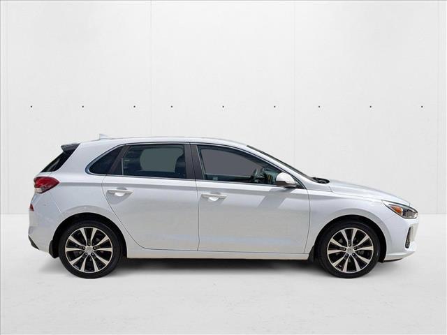 2020 Hyundai Elantra GT photo 2