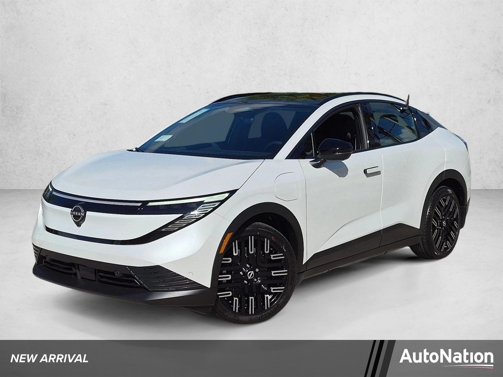 2026 Nissan Leaf Platinum+'s photo