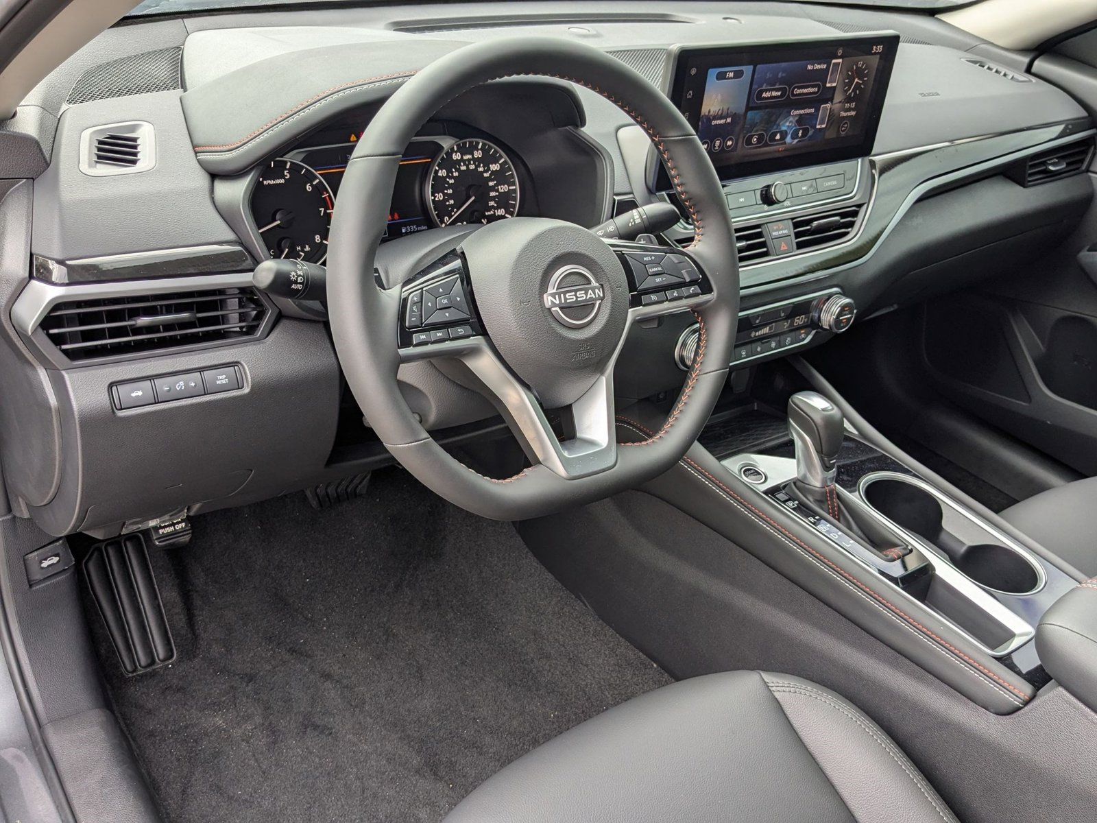 2025 Nissan Altima SR photo 3