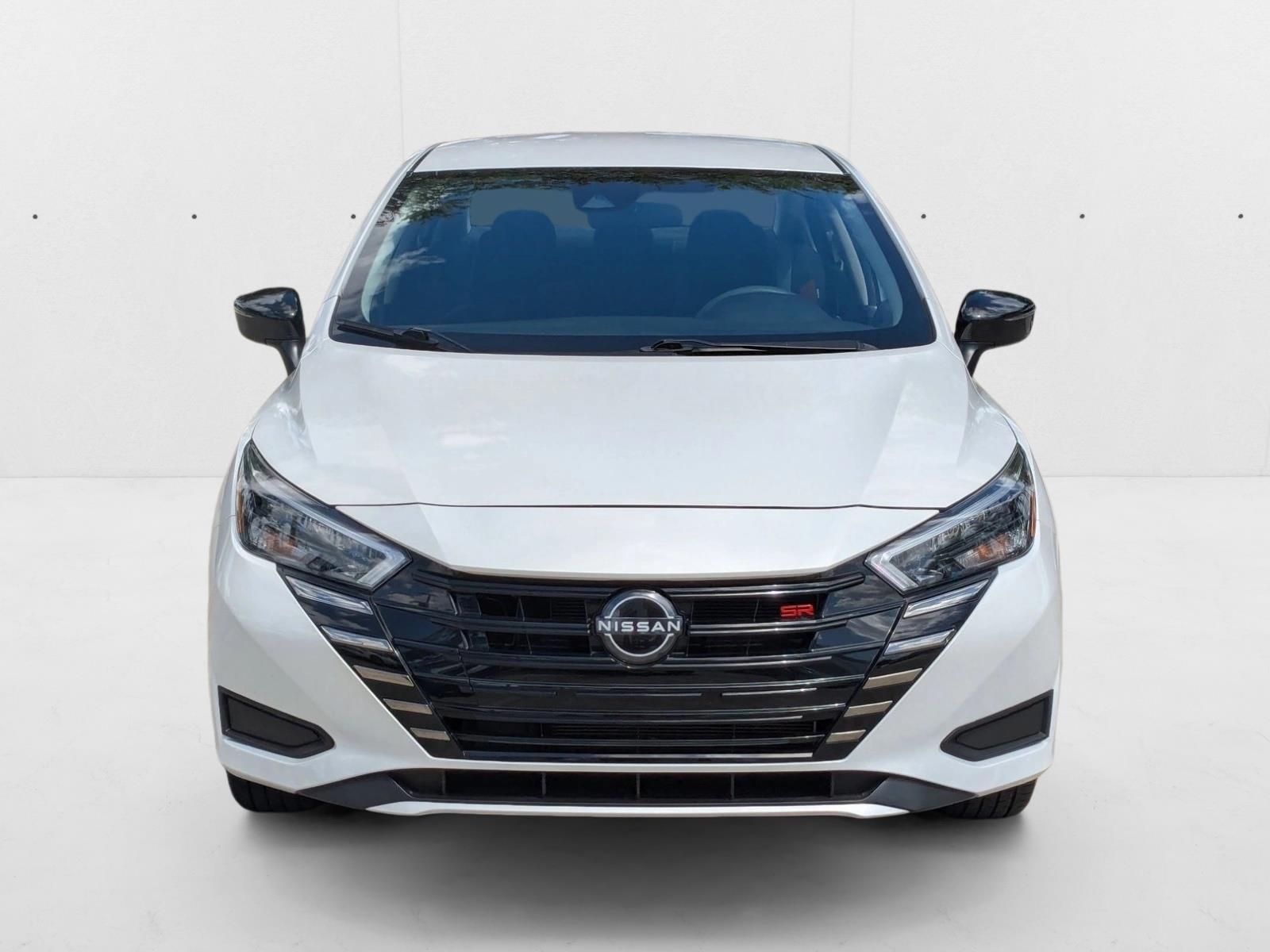 2023 Nissan Versa SR photo 2