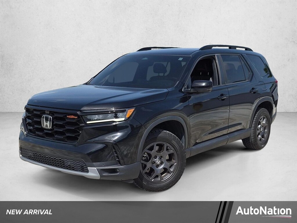 Used 2025 Honda Pilot TrailSport SUV