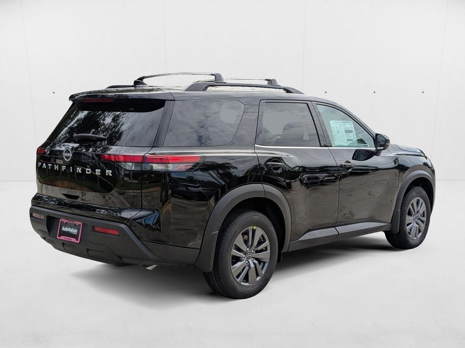 2025 Nissan Pathfinder SV photo 2