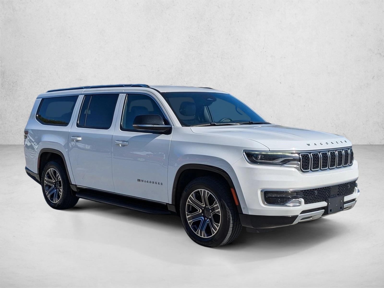 2023 Jeep Wagoneer L Series II photo 3