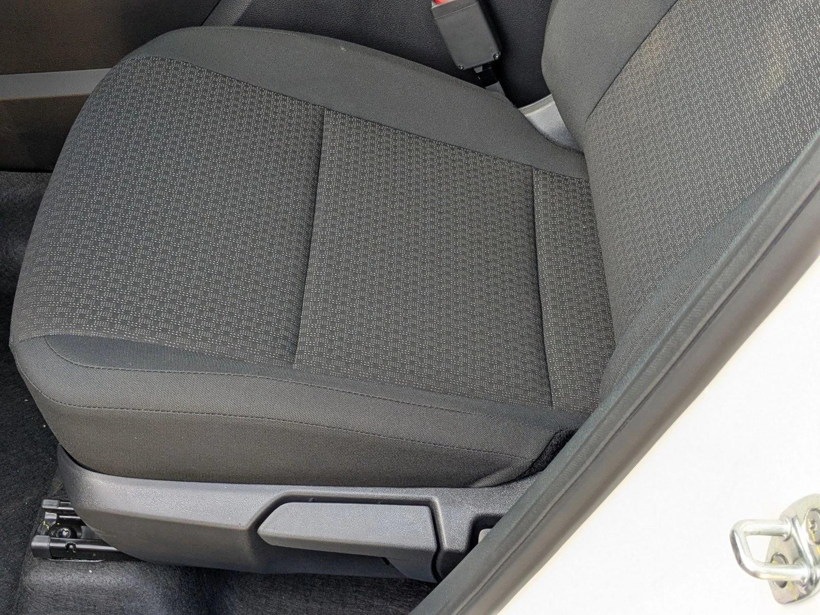 2026 Nissan Kicks S photo 4