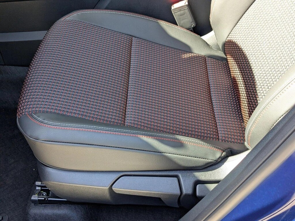 New 2026 Nissan Kicks SR SUV