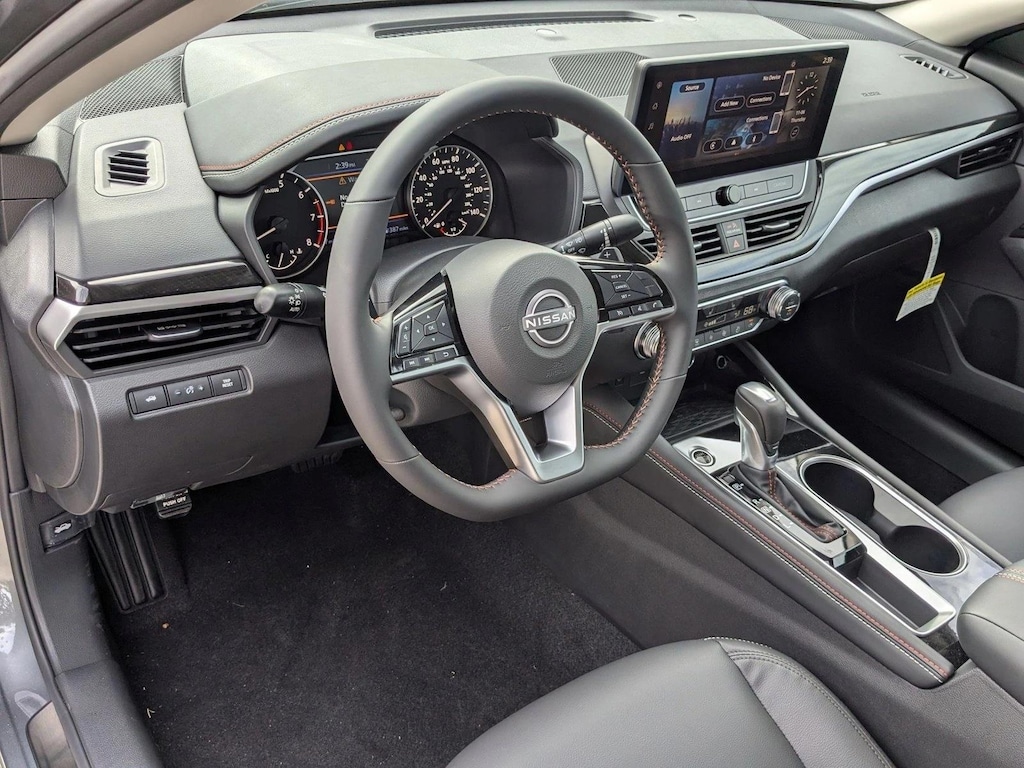 New 2025 Nissan Altima SR Sedan