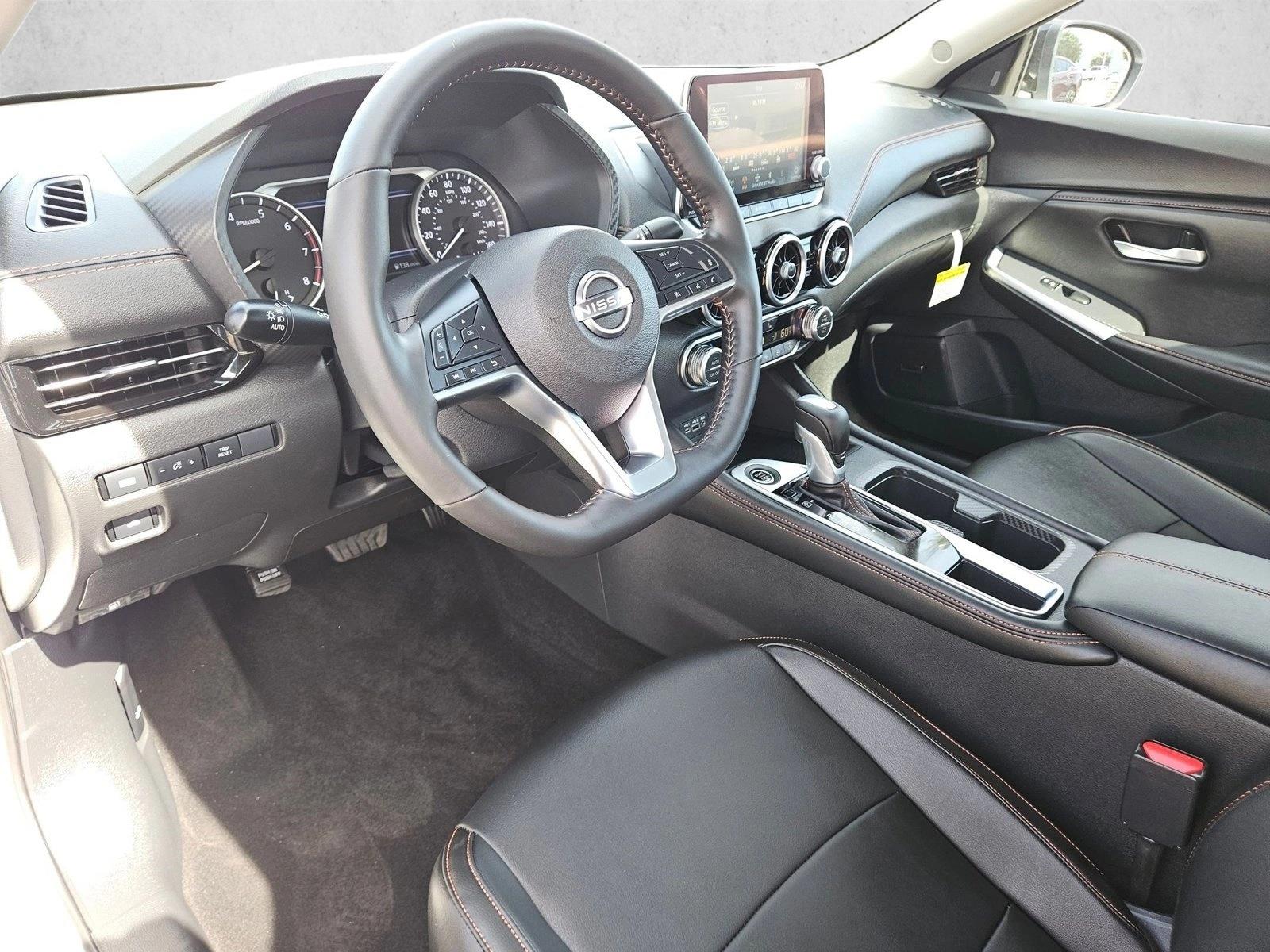 2025 Nissan Sentra SR photo 3