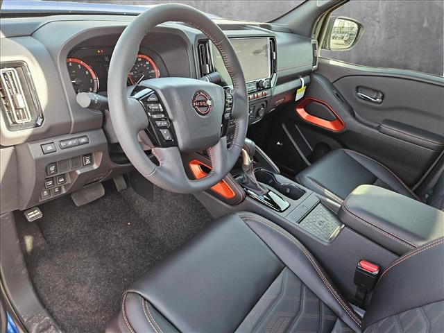 2025 Nissan Frontier PRO-4X photo 3