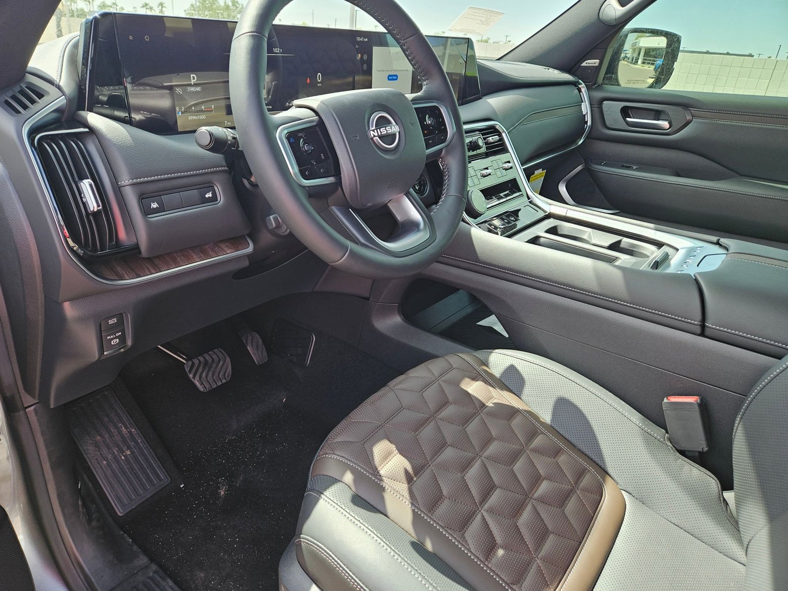 2026 Nissan Armada Platinum photo 3