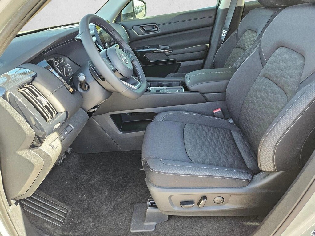 New 2025 Nissan Pathfinder SV SUV