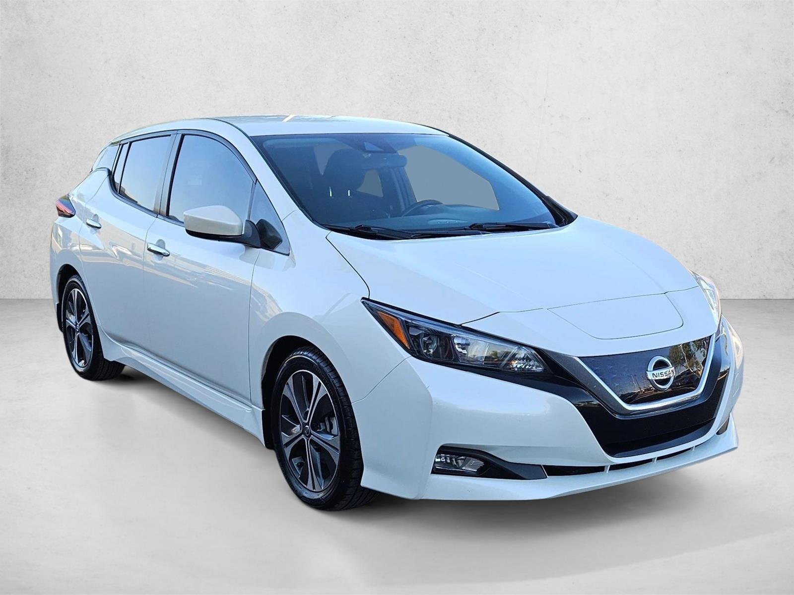2022 Nissan Leaf SV photo 3