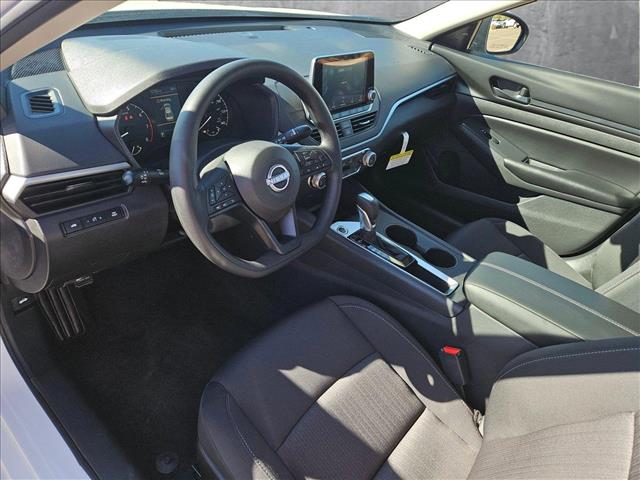 2025 Nissan Altima S photo 3