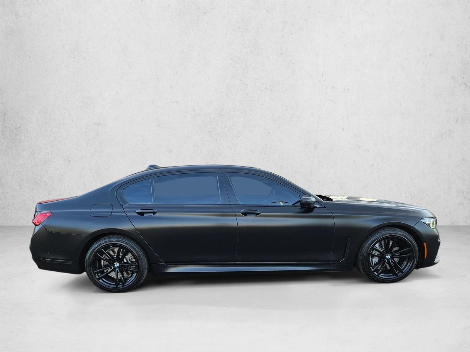 2022 Bmw 750i xDrive photo 2