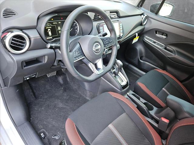 2025 Nissan Versa SR photo 3