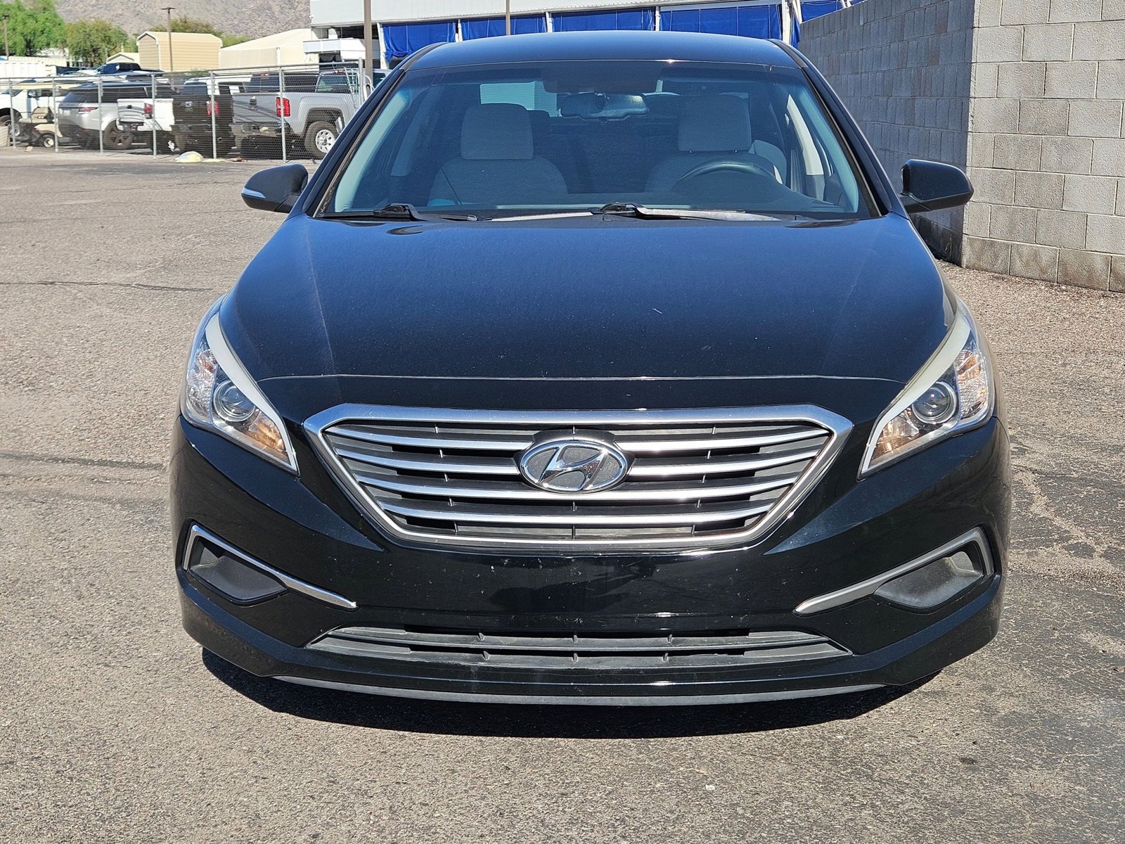 2017 Hyundai Sonata SE photo 2