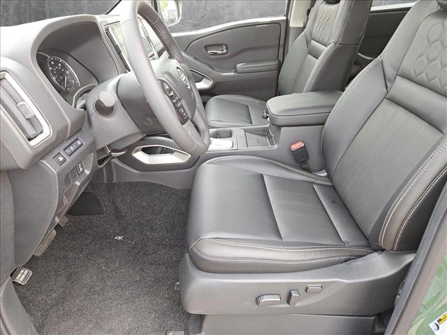 2025 Nissan Frontier SL photo 4