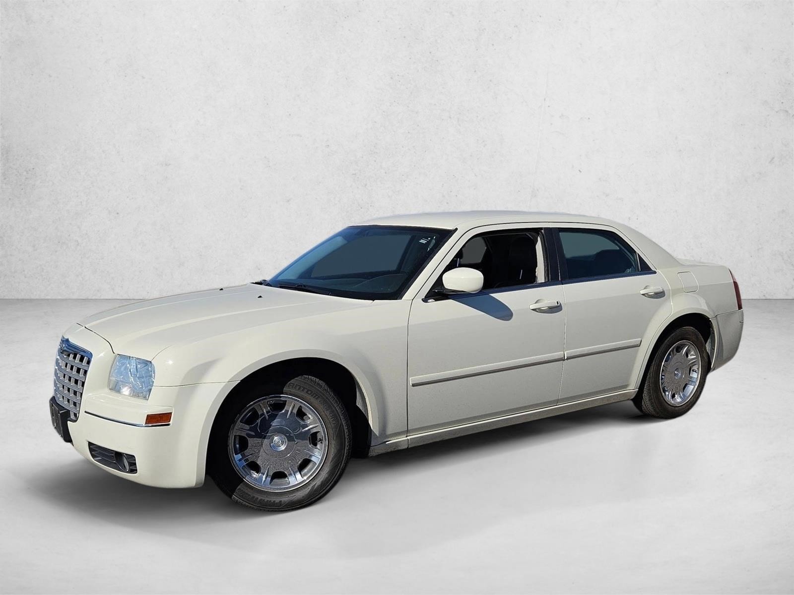 2005 Chrysler 300 Touring's photo