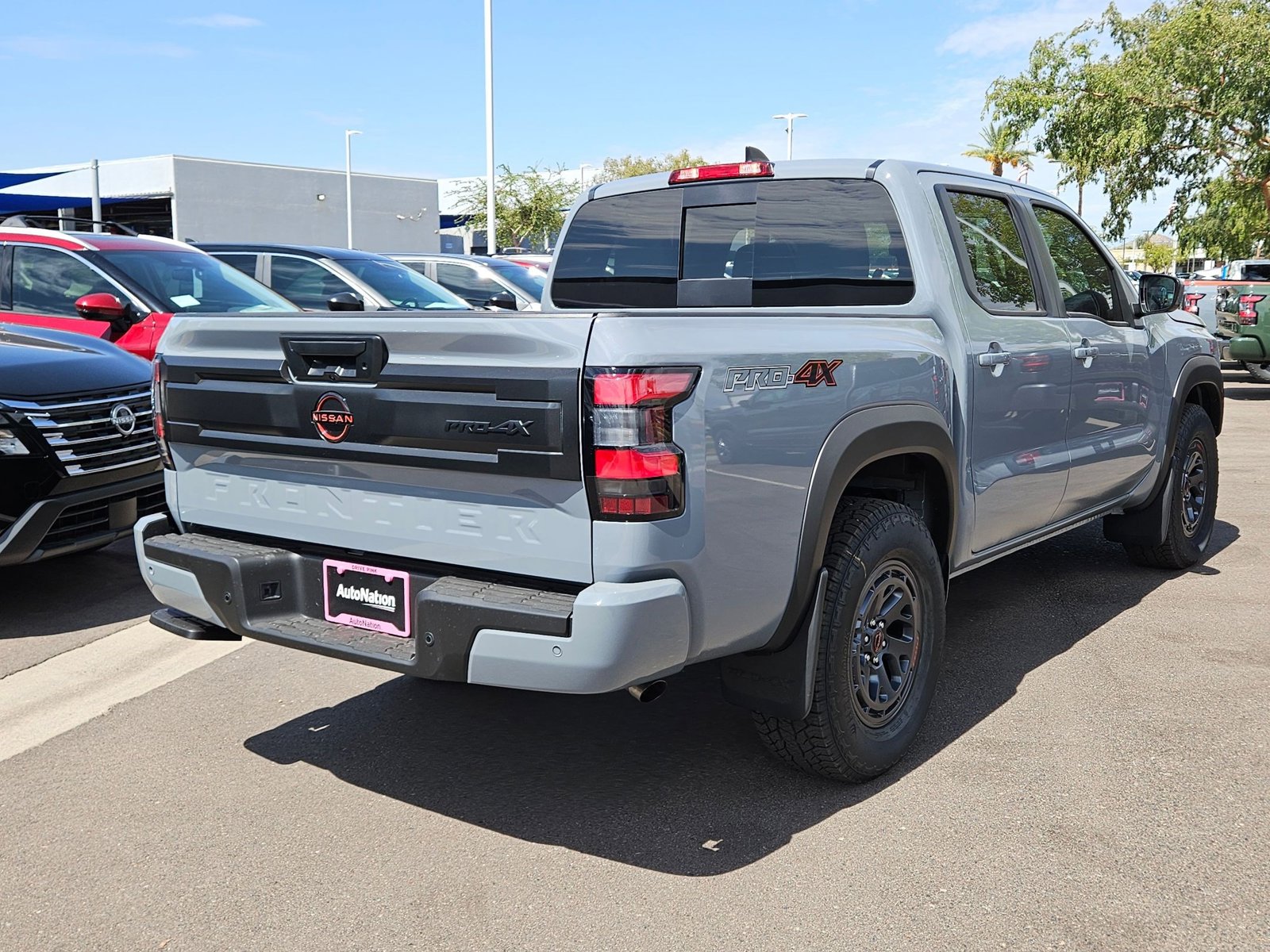 2025 Nissan Frontier PRO-4X photo 2
