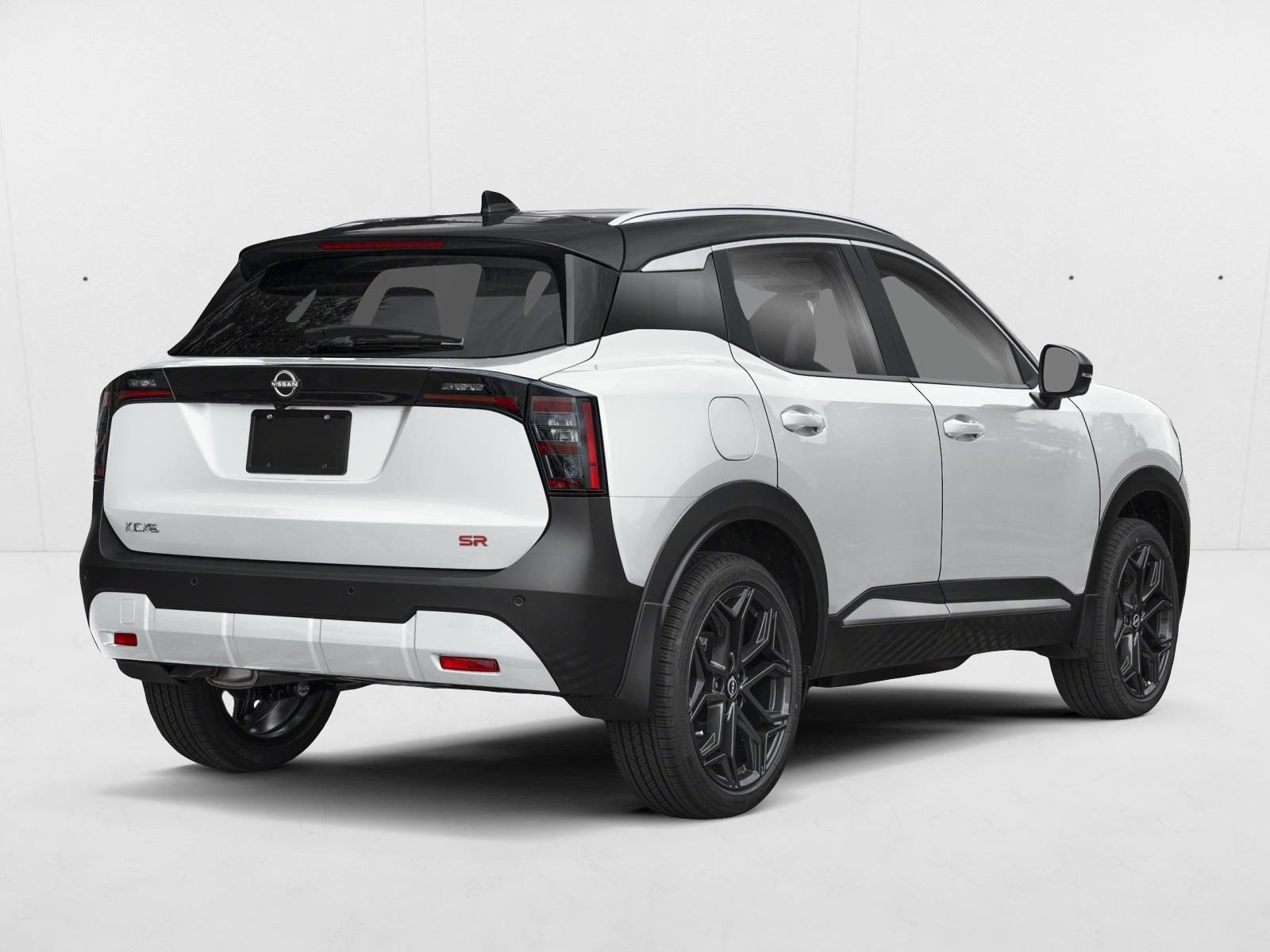 2026 Nissan Kicks SR photo 2