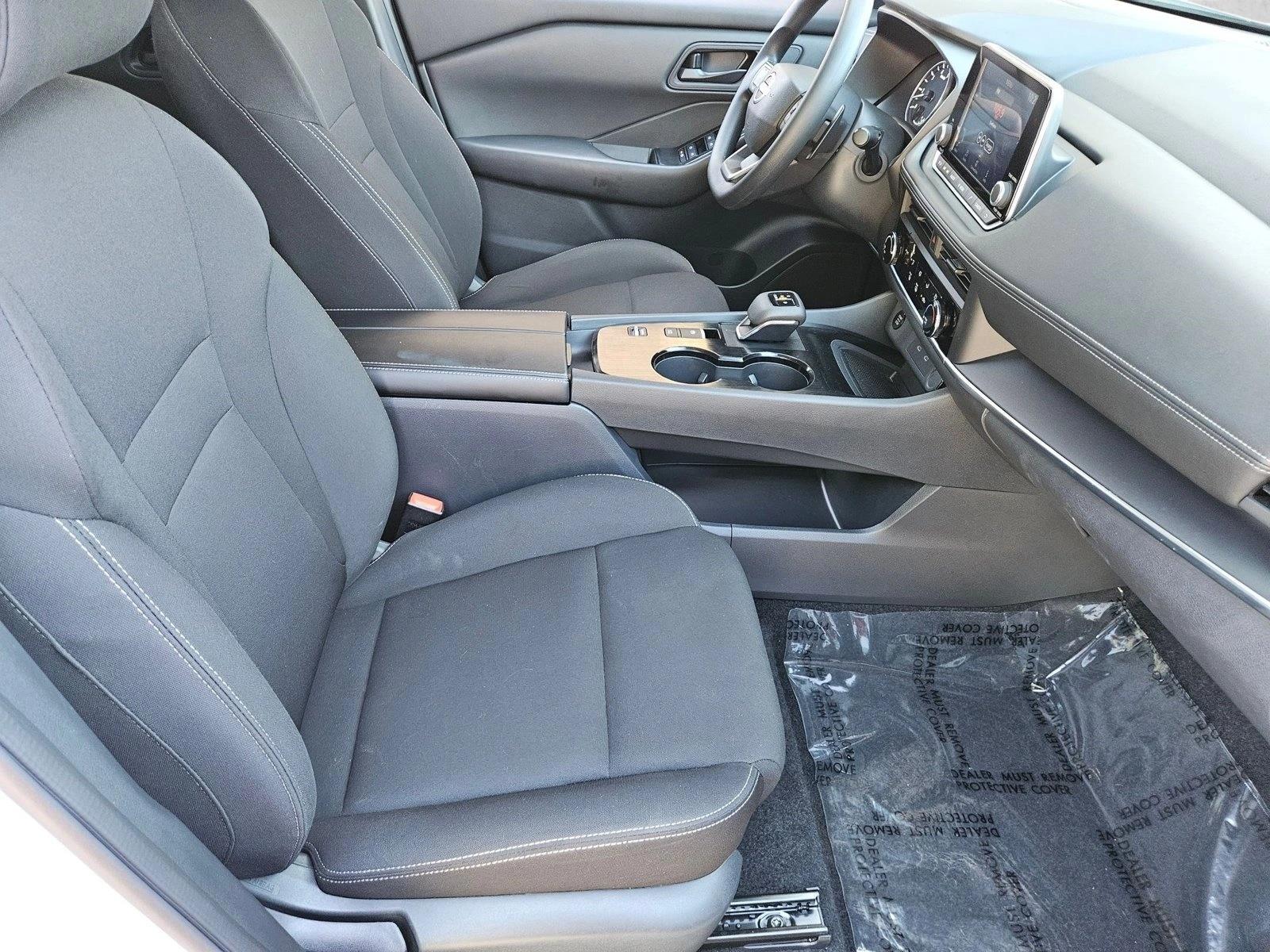 2025 Nissan Rogue S - Photo 17