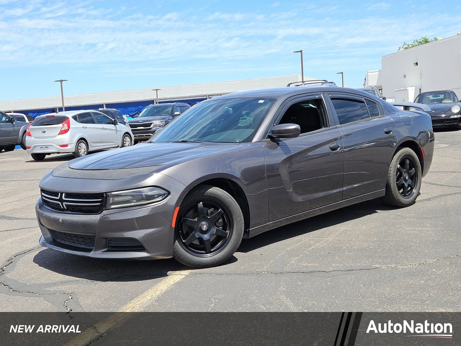2016 Dodge Charger SE's photo