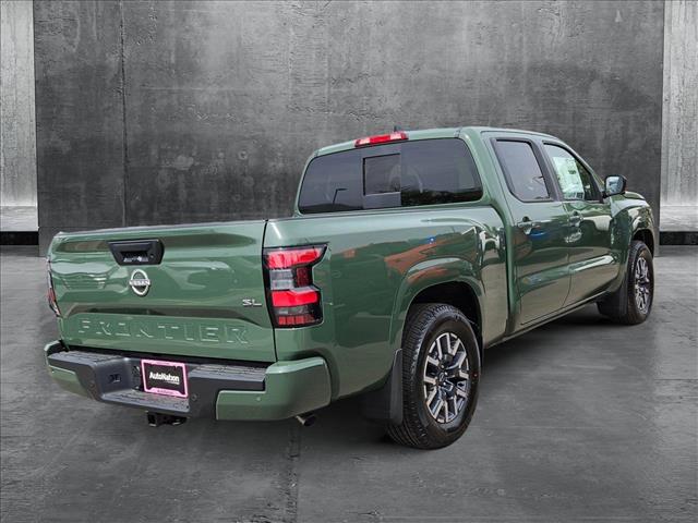 2025 Nissan Frontier SL photo 2