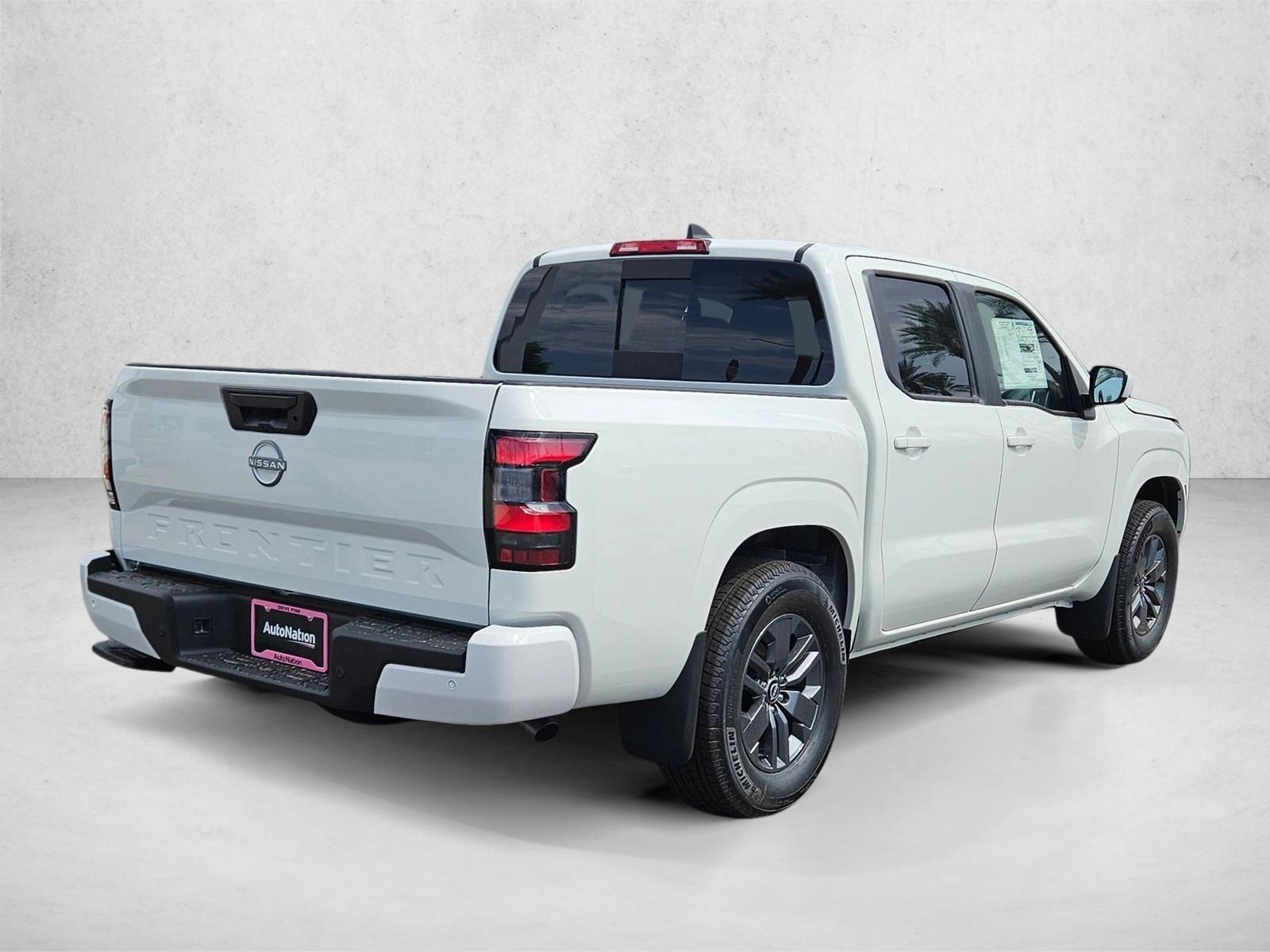 2025 Nissan Frontier SV photo 2