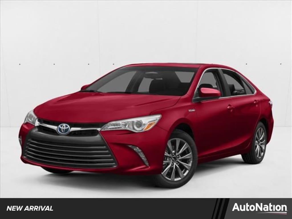Used 2015 Toyota Camry Hybrid XLE Sedan