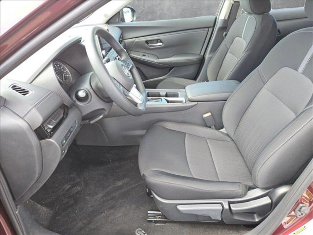 New 2025 Nissan Sentra SV Sedan